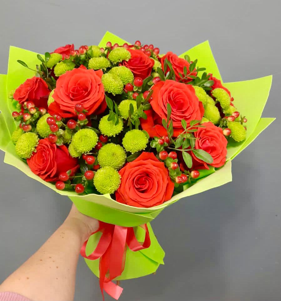 Букет цветов из: Хризантемы и Розы в Северо-Курильске