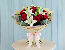 Букет цветов из:  Лилии и Розы в Северо-Курильске