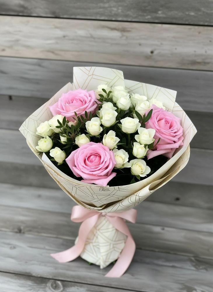 Букет цветов из: Розы в Северо-Курильске