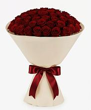 Букет 101 Бордовая роза Блэк Бакарра в Северо-Курильске