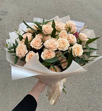 Букет Кремовые розы Латте в Северо-Курильске
