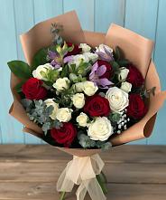 Букет цветов из:  Розы и Альстромерии в Северо-Курильске