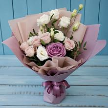 Букет цветов из:  Розы и Лизиантусы в Северо-Курильске