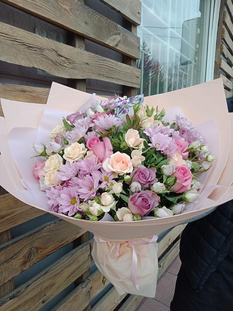 Букет цветов из: Розы и Хризантемы в Северо-Курильске