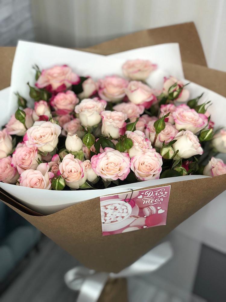 Букет цветов из: Розы в Северо-Курильске