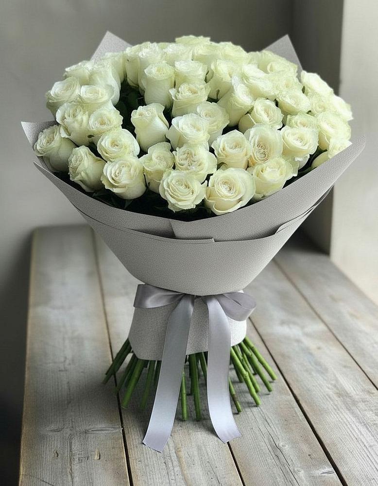 Букет 35 Белых роз в Северо-Курильске