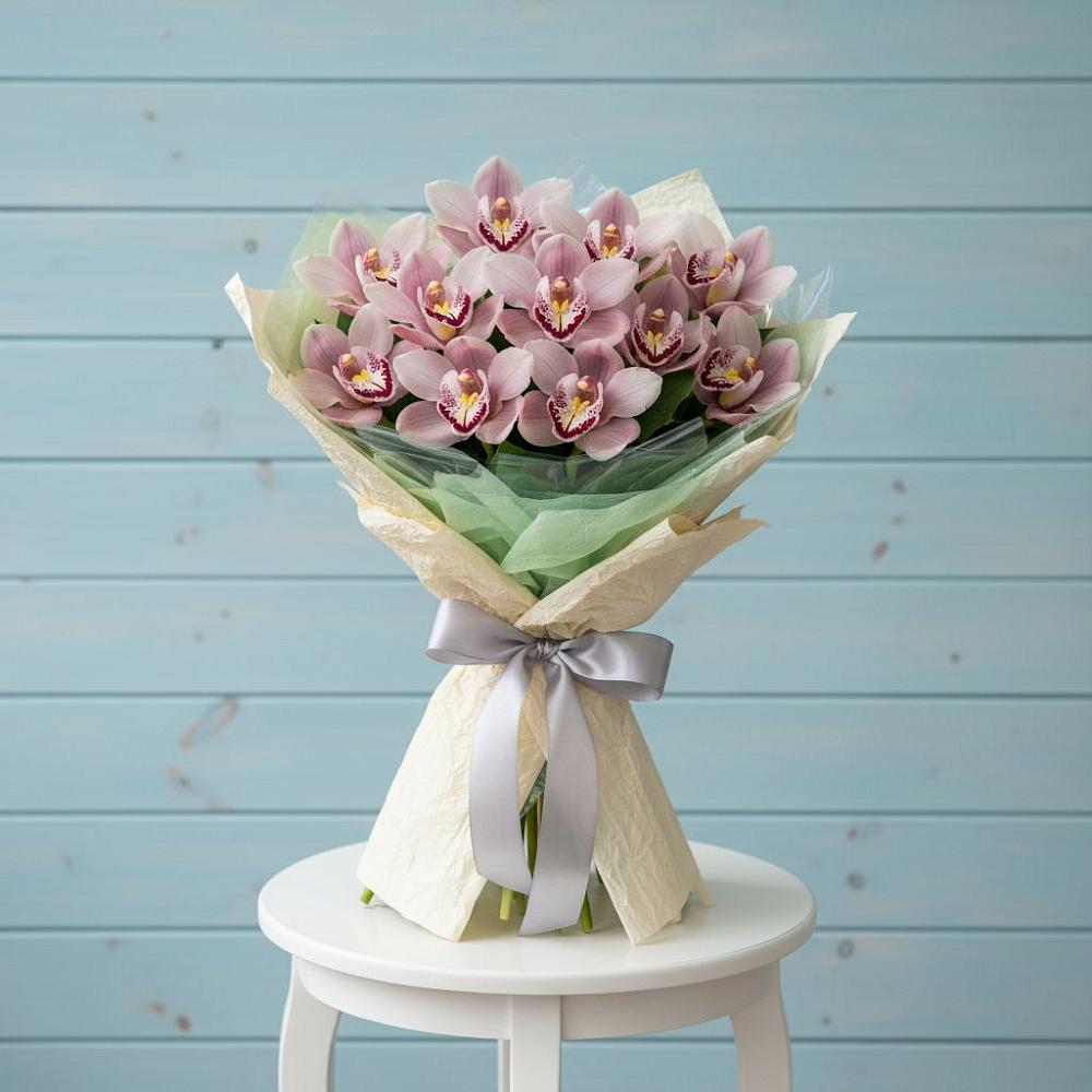 Букет цветов из: Орхидеи и Розы в Северо-Курильске