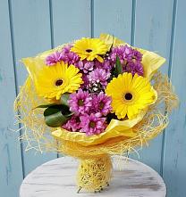 Букет цветов из:  Хризантемы и Герберы в Северо-Курильске