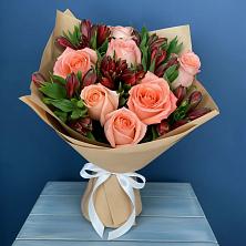 Букет цветов из:  Розы и Альстромерии в Северо-Курильске