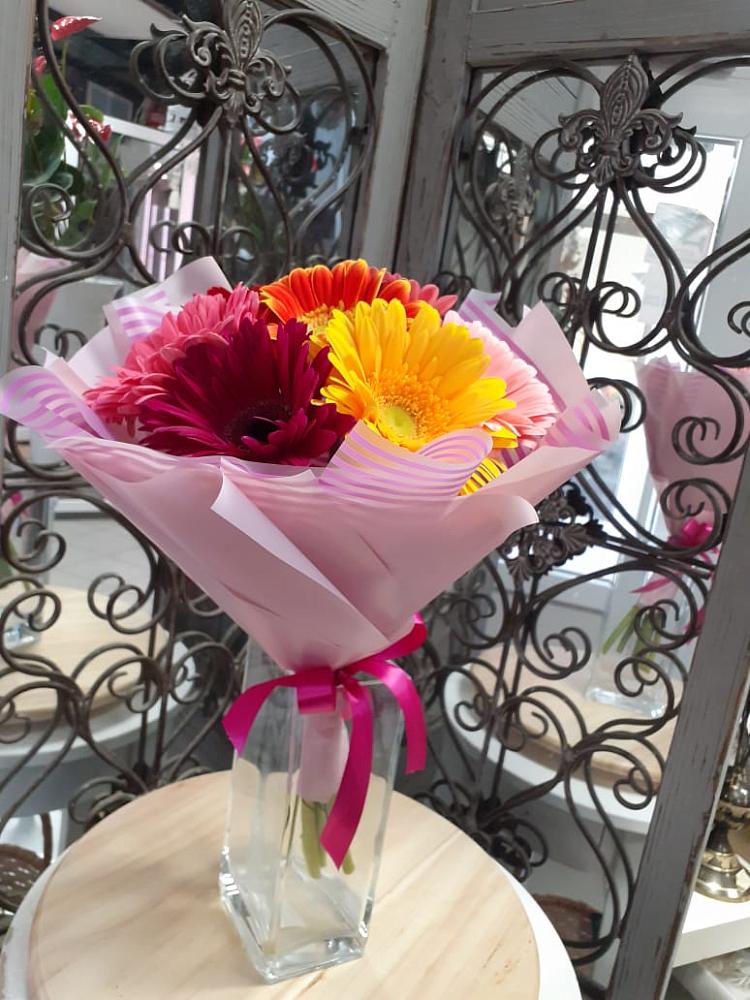 Букет цветов из: Герберы в Северо-Курильске