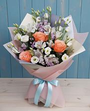 Букет цветов из:  Лизиантусы, Розы, Альстромерии и Гипсофила в Северо-Курильске
