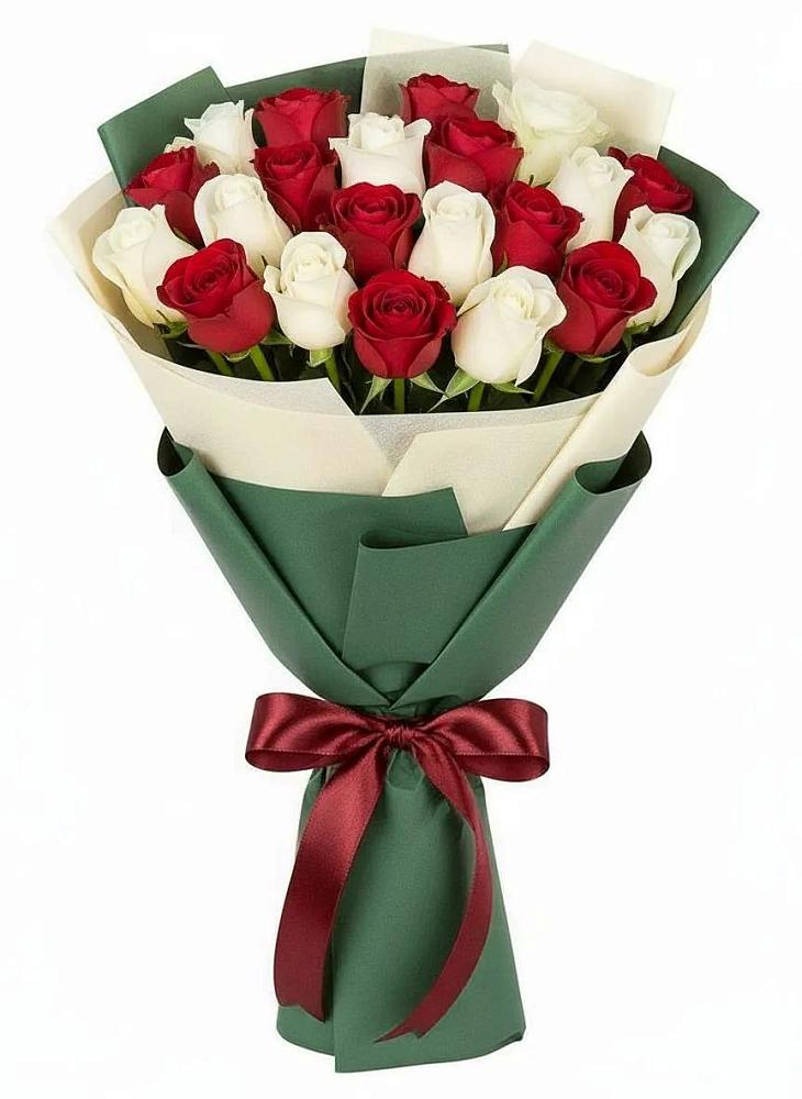 Букет Микс из красных и белых роз в Северо-Курильске