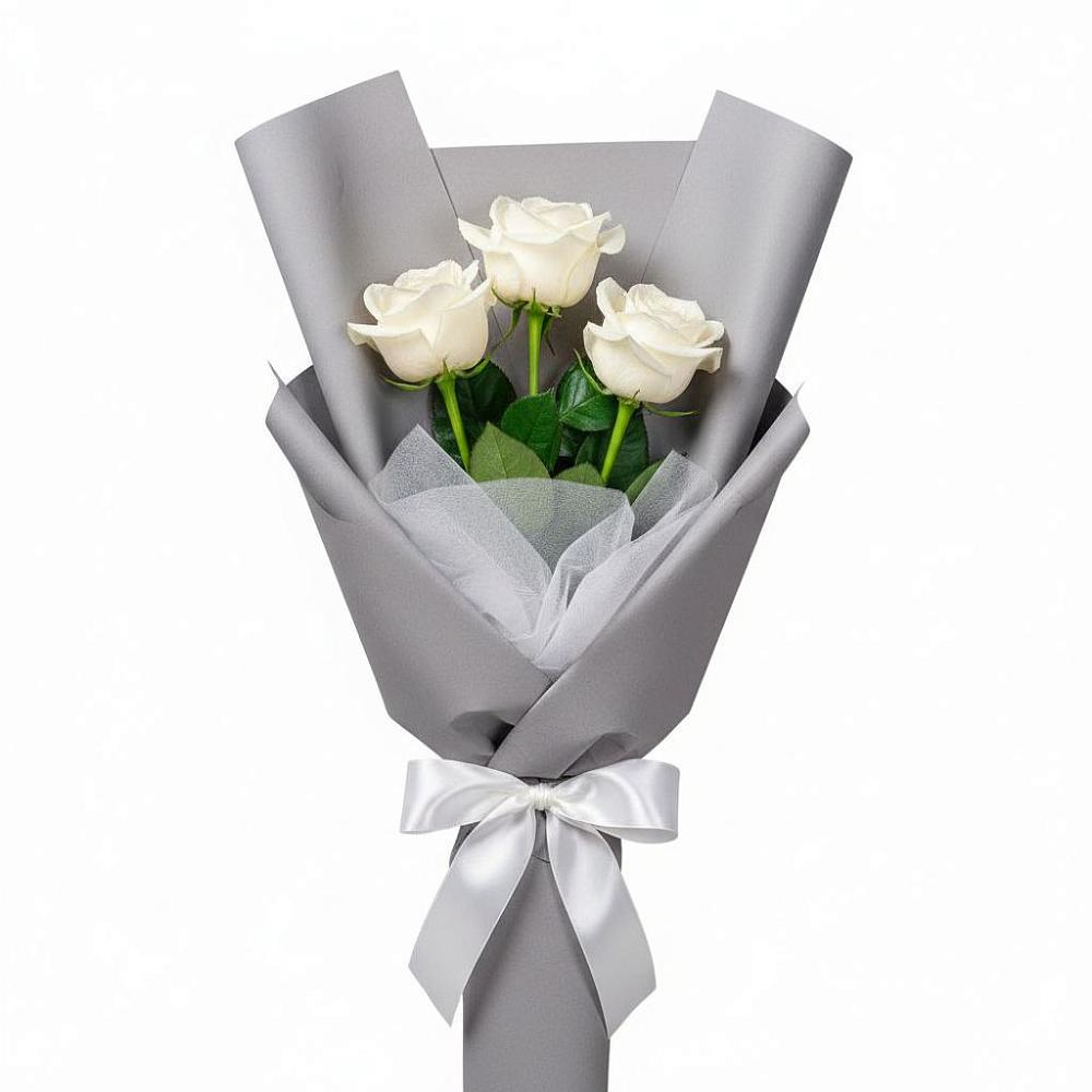 Букет 3 белые розы в Северо-Курильске