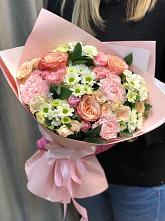 Букет цветов из:  Гвоздики, Розы и Хризантемы в Северо-Курильске