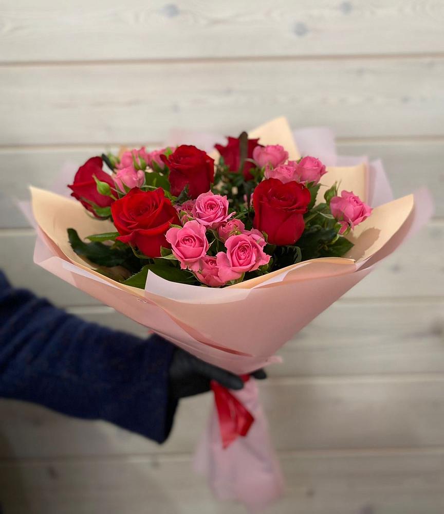 Букет цветов из: Розы в Северо-Курильске