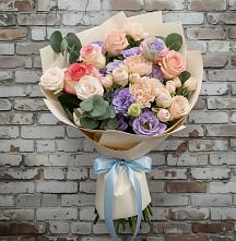 Букет цветов из:  Розы, Лизиантусы и Гвоздики #REPLACE_PRED# Северо-Курильске