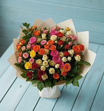 Букет Микс из разноцветных кустовых роз в Северо-Курильске